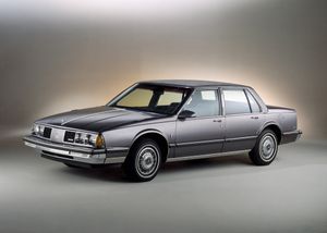 Oldsmobile Delta 88 1986. Bodywork, Exterior. Sedan, 9 generation