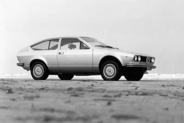 Alfa Romeo Alfetta 1972. Carrosserie, extérieur. Coupé, 1 génération