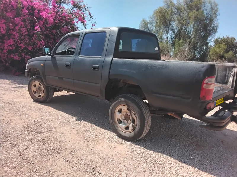 Toyota Hilux с пробегом, 2000, частная рука