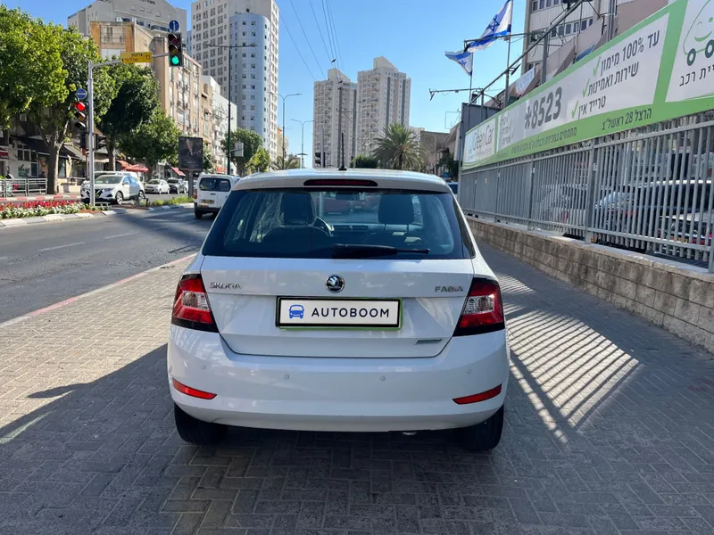 סקודה פאביה יד 2 רכב, 2019, פרטי