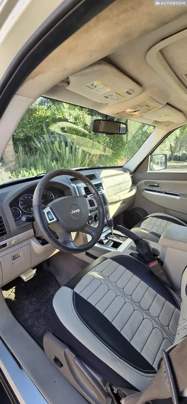 Jeep Liberty 2nd hand, 2009, private
