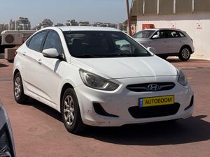 Hyundai i25, 2012, фото