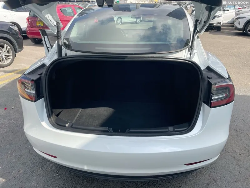 Tesla Model 3 2nd hand, 2023