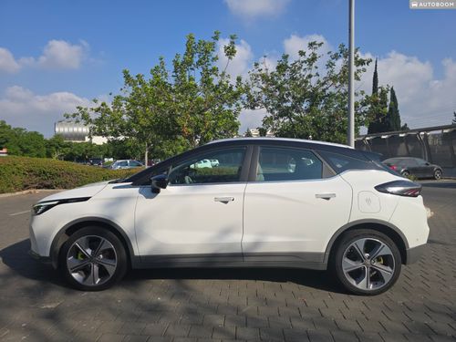 Geely Geometry C, 2022, фото