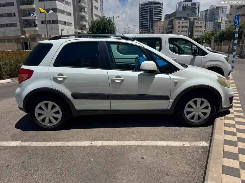 סוזוקי SX4 יד 2 רכב, 2014, פרטי