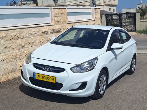 Hyundai i25, 2012, photo