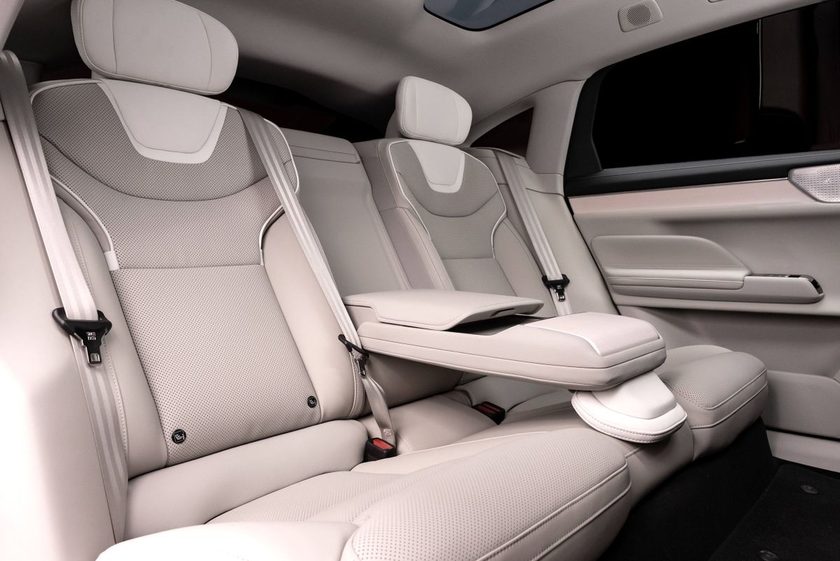 Volvo ES90 2025. Задние сидения. Лифтбэк, 1 поколение