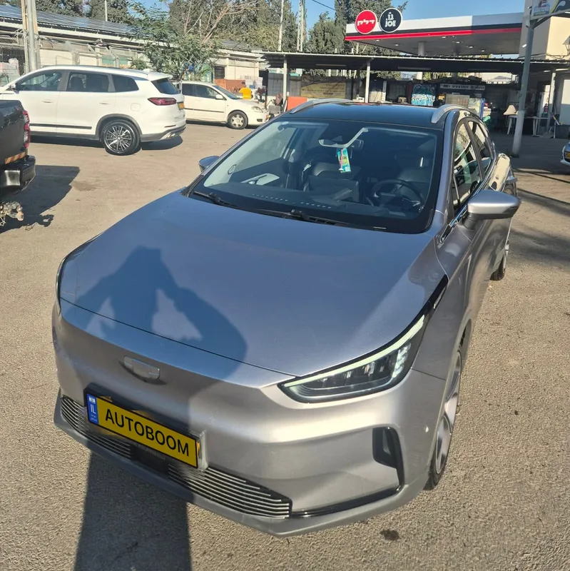 Geely Geometry C 2nd hand, 2022, private