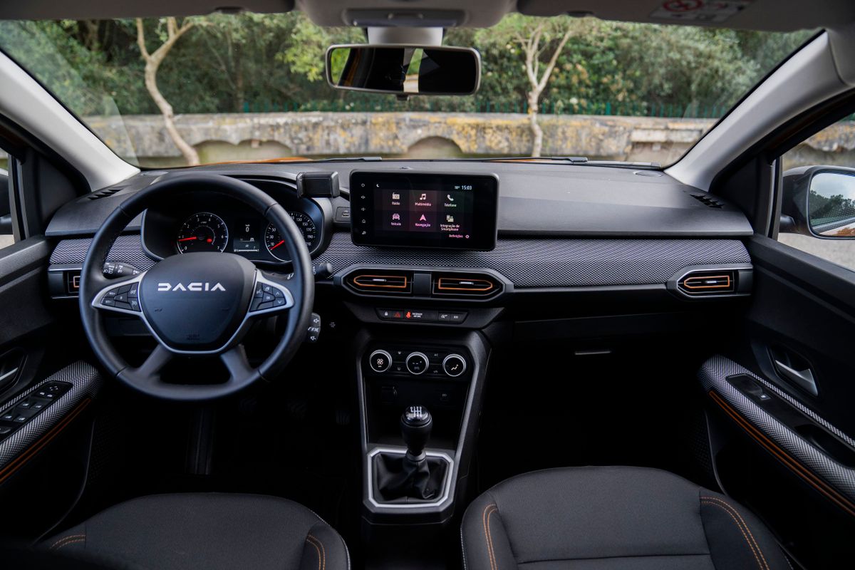 Dacia Sandero Stepway 2020. Передние сидения. Мини 5 дверей, 3 поколение