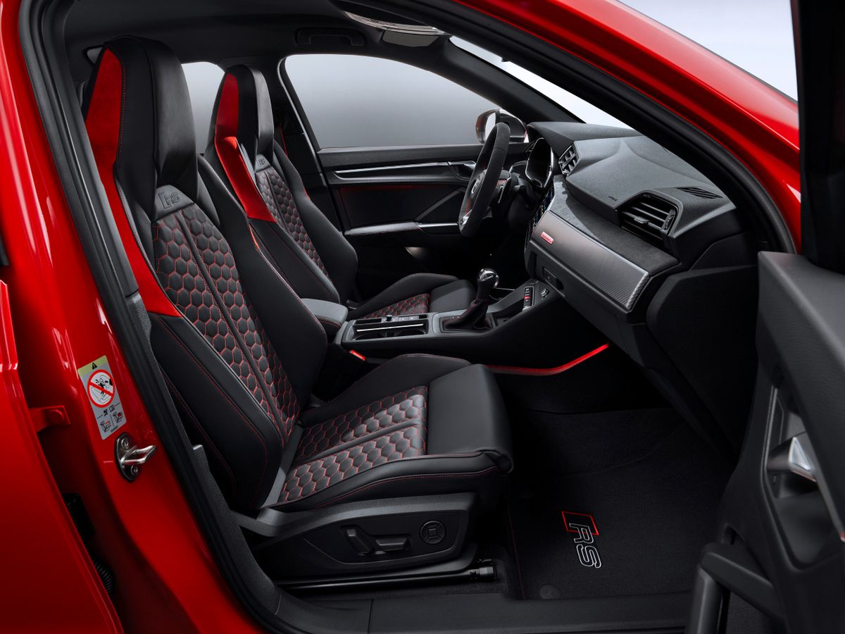 Audi RS Q3 2019. Siéges avants. VUS 5-portes, 2 génération
