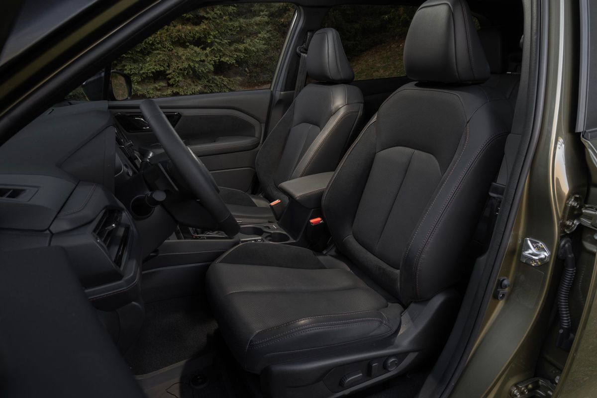 Subaru Forester 2023. Передние сидения. Внедорожник 5 дв., 6 поколение