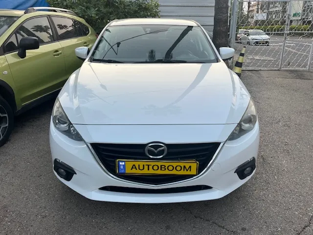 Mazda 3 с пробегом, 2016