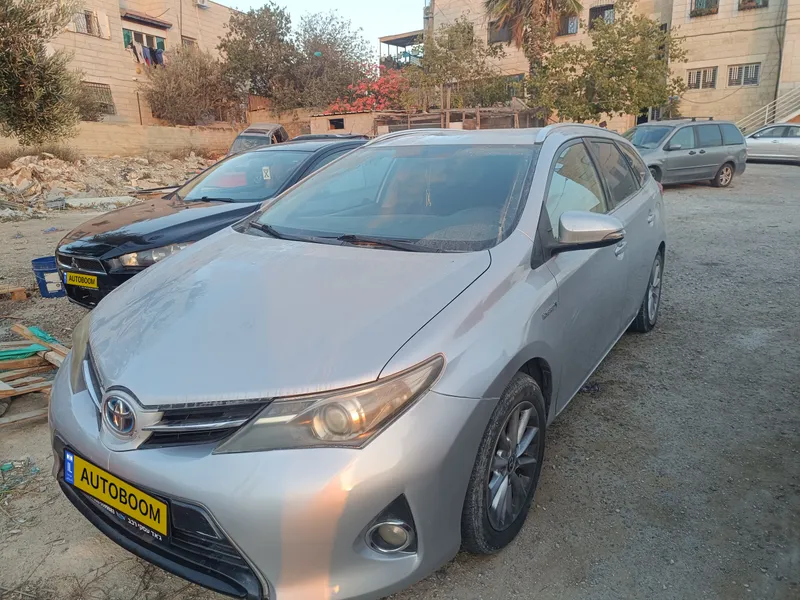 Toyota Auris с пробегом, 2014