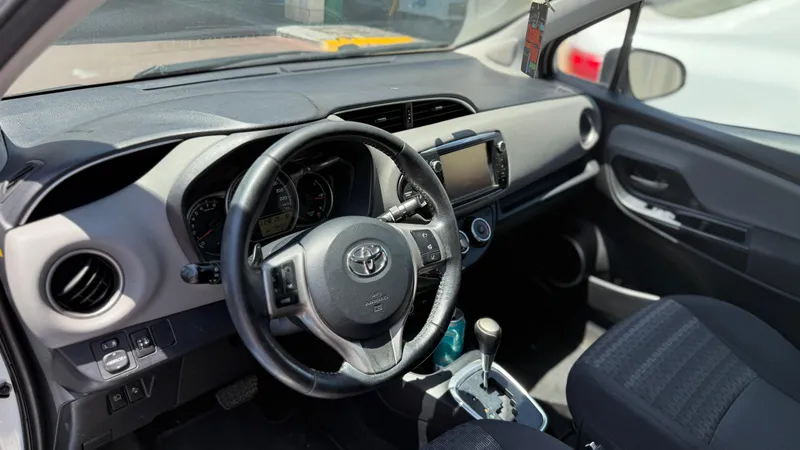 Toyota Yaris с пробегом, 2017, частная рука