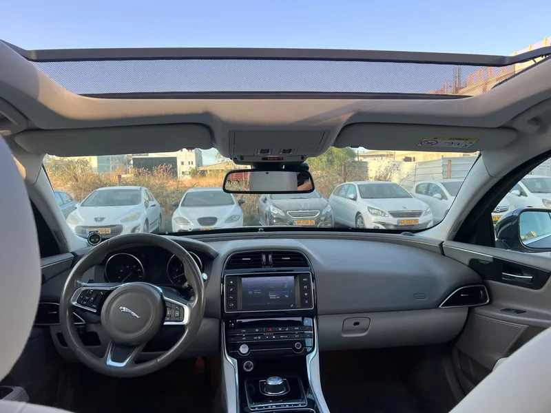 יגואר XE יד 2 רכב, 2018, פרטי