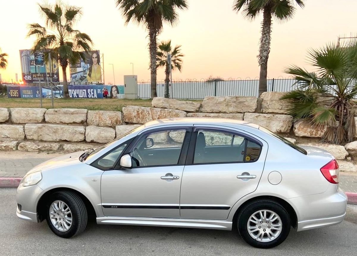 سوزوكي SX4 مستعمل, 2011