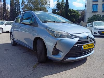 Toyota Yaris, 2013, photo