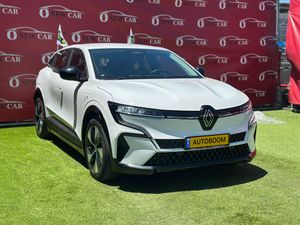 Renault Megane E-Tech, 2024, фото