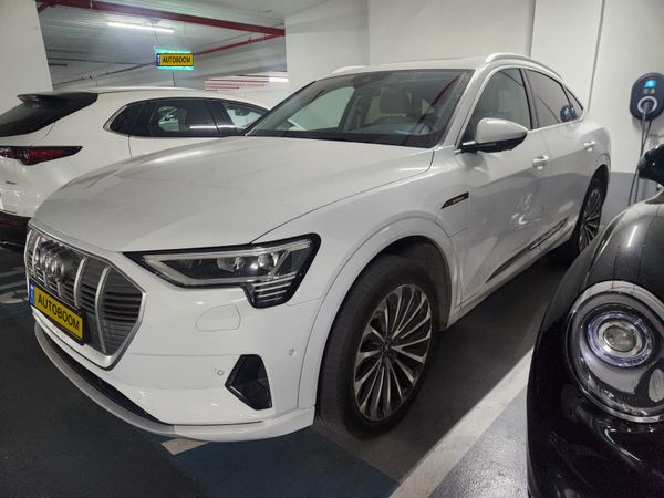 אאודי Q8 ספורטבק e-tron יד 2 רכב, 2021, פרטי
