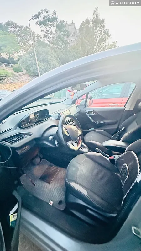 Peugeot 208 2ème main, 2015, privée