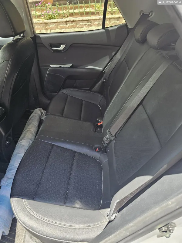 Kia Stonic 2nd hand, 2023, private
