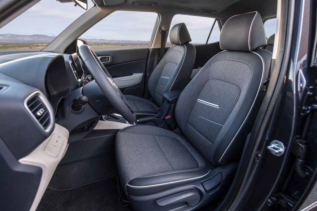 هيونداي فينيو 2019. المقاعد الأمامية. SUV ٥ أبواب, 1 الجيل