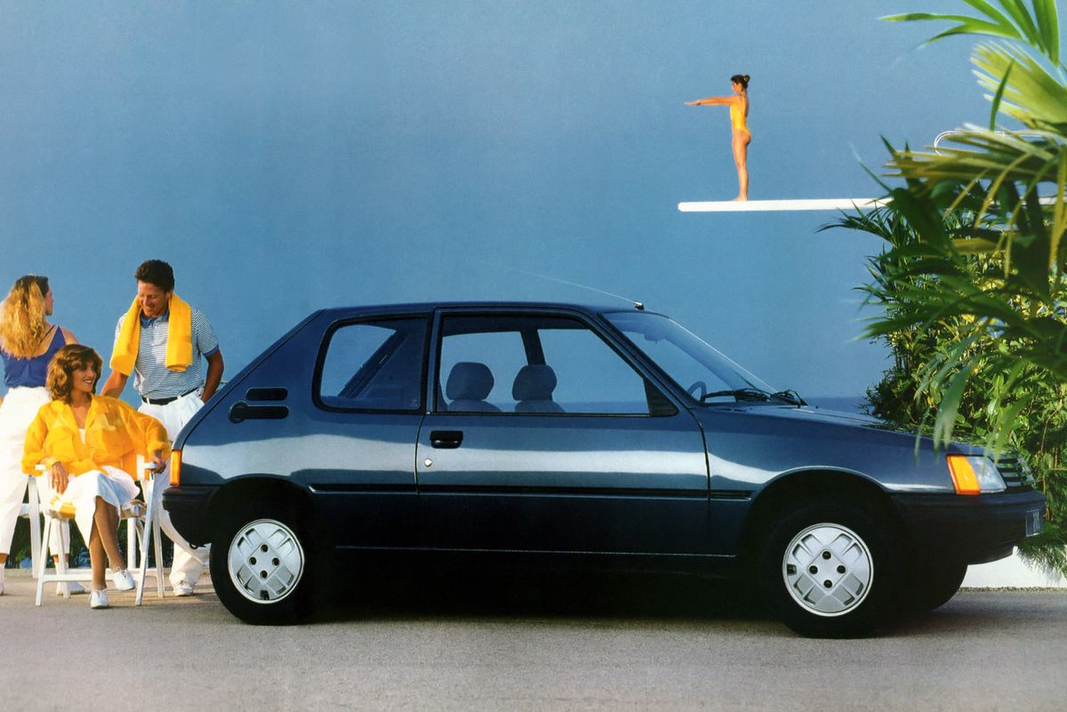 פיג'ו 205 1983. מרכב, צורה. מיני 3 דלתות, 1 דור