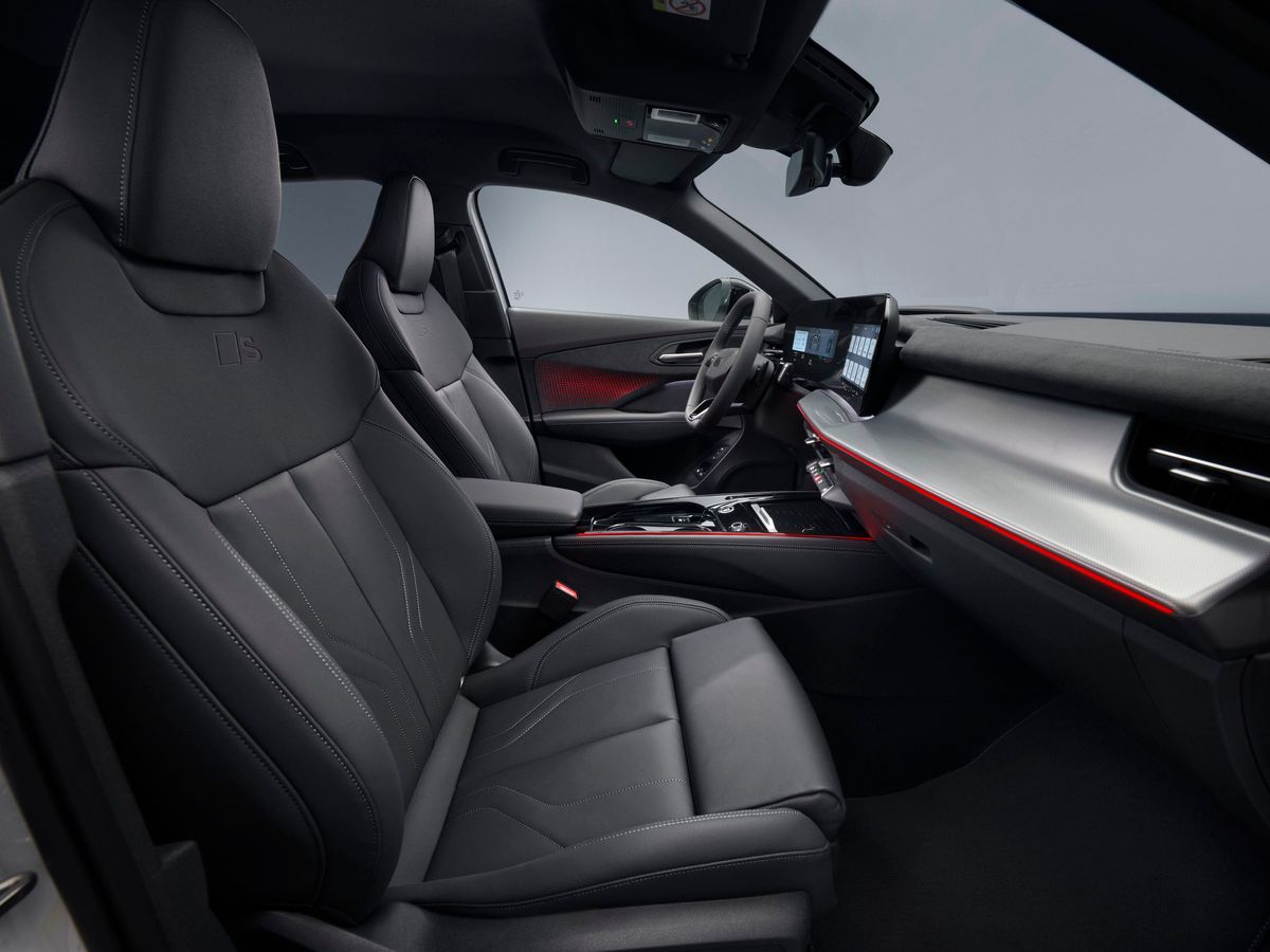 Audi Q3 Sportback 2025. Передние сидения. Кроссовер Купе, 2 поколение