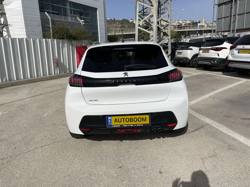 Peugeot 208 2nd hand, 2021, private hand