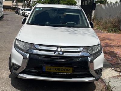 Mitsubishi Outlander 2nd hand, 2016, private hand