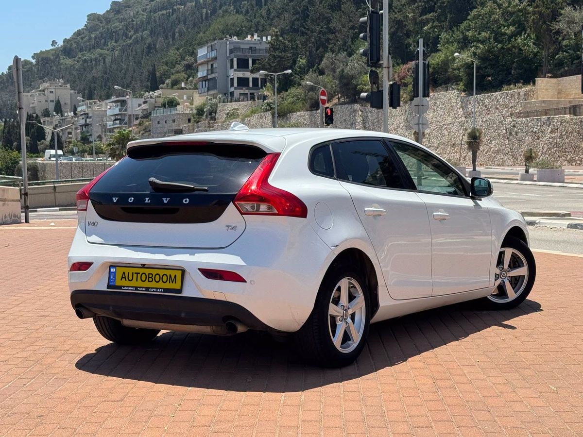 Volvo V40 2nd hand, 2016, private