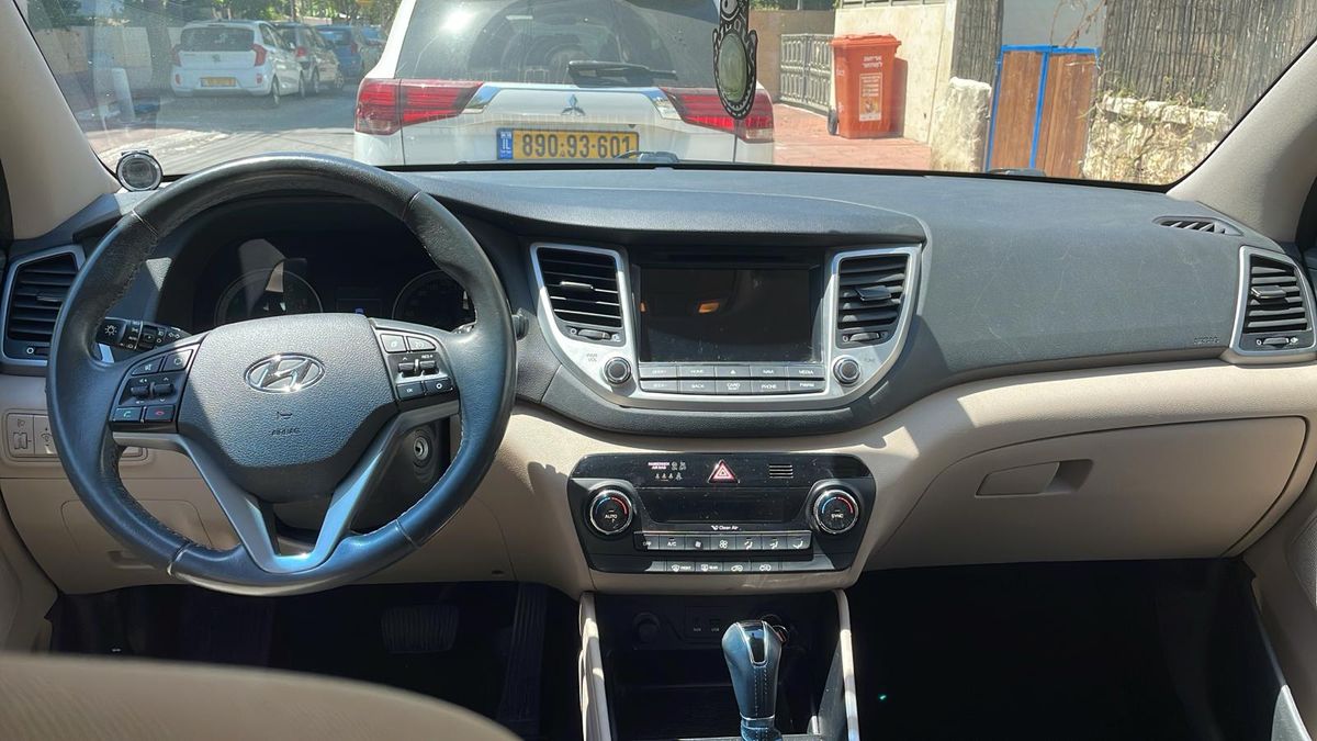 Hyundai Tucson 2nd hand, 2017, private hand