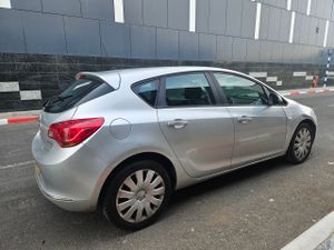 Opel Astra, 2012, photo
