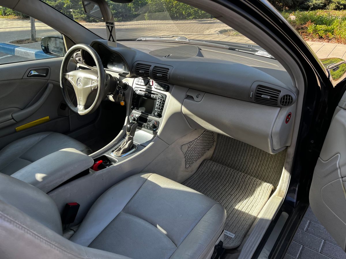 Mercedes C-Class 2ème main, 2002, main privée