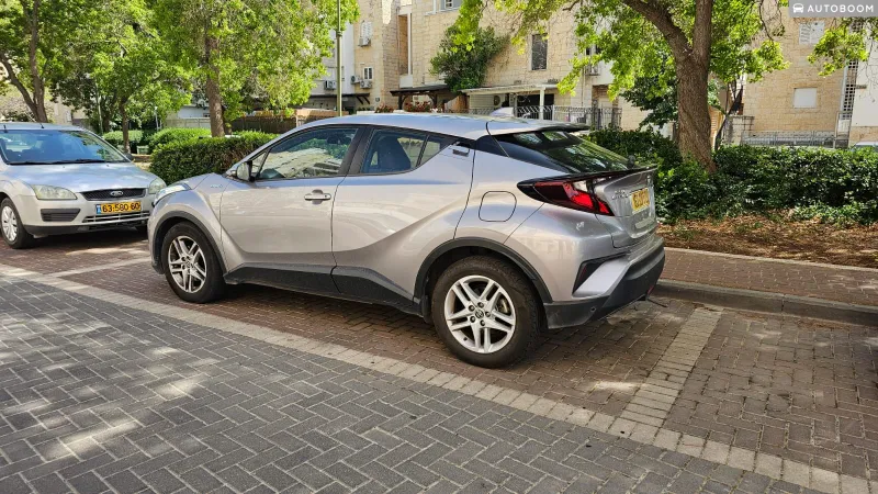 Toyota C-HR 2nd hand, 2020, private