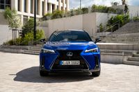 Lexus UX. Кузов, экстерьер.