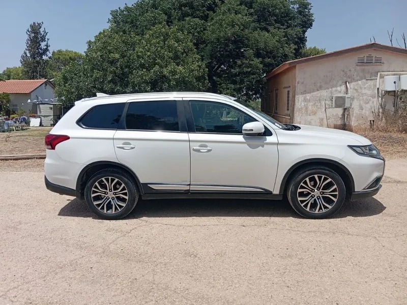 Mitsubishi Outlander с пробегом, 2017, частная рука