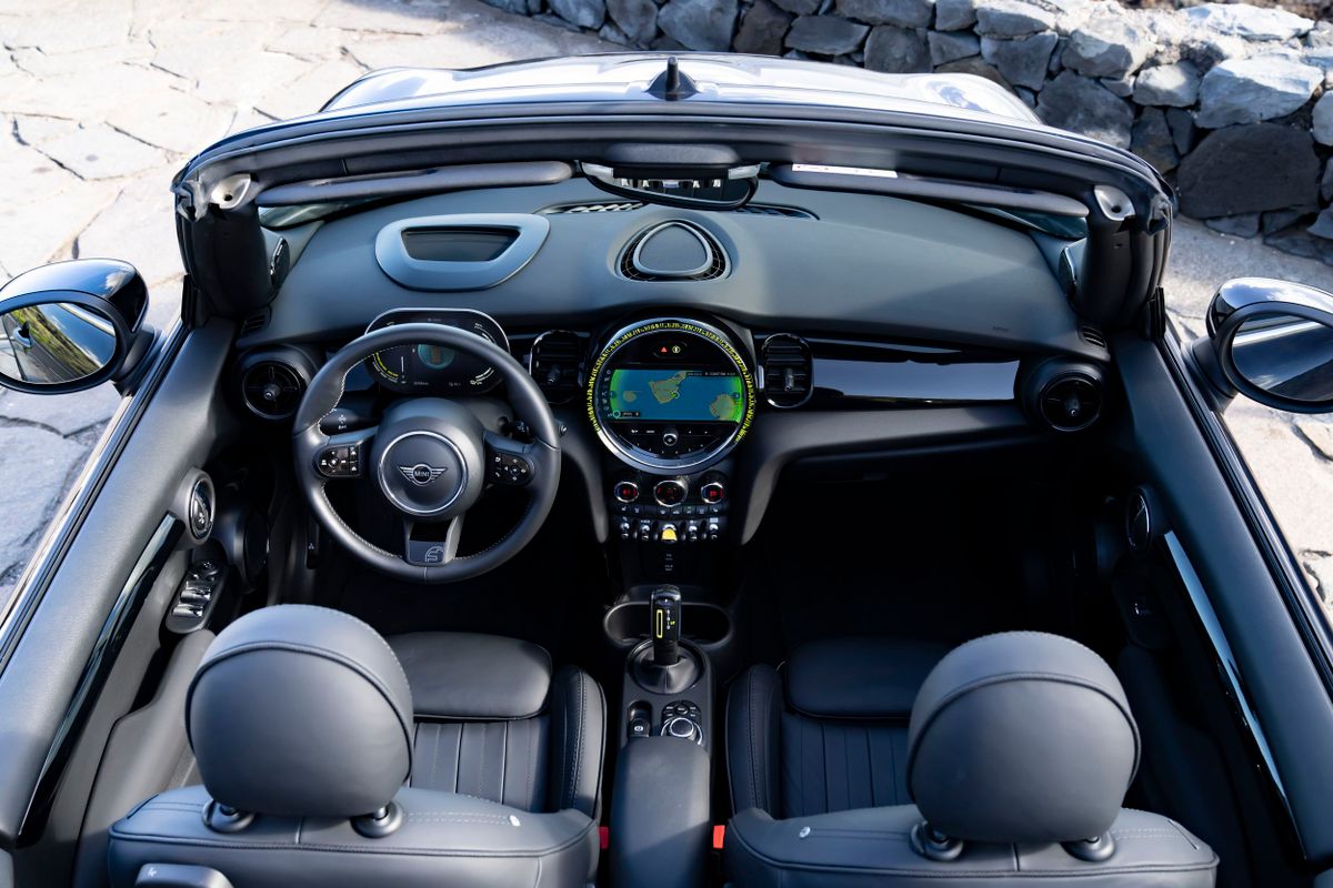 MINI Cabrio 2021. Front seats. Cabrio, 3 generation, restyling 2