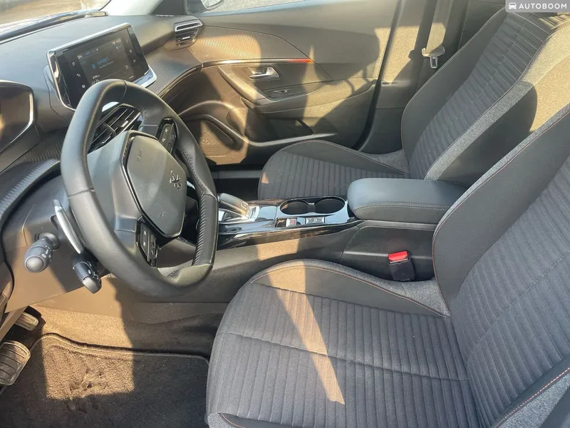Peugeot 2008 с пробегом, 2022