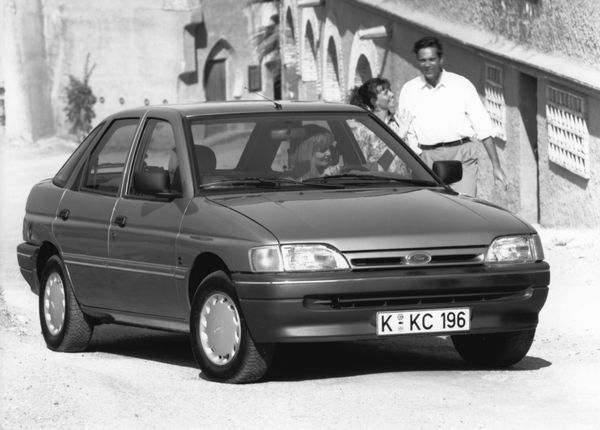 פורד אסקורט ‏1990. מרכב, צורה. האצ'בק 5 דלתות, 5 דור