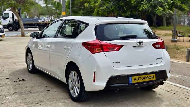 Toyota Auris 2ème main, 2013