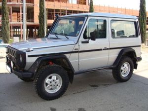 פוך G-מודל 1992. מרכב, צורה. רכב שטח 3 דלתות, 3 דור