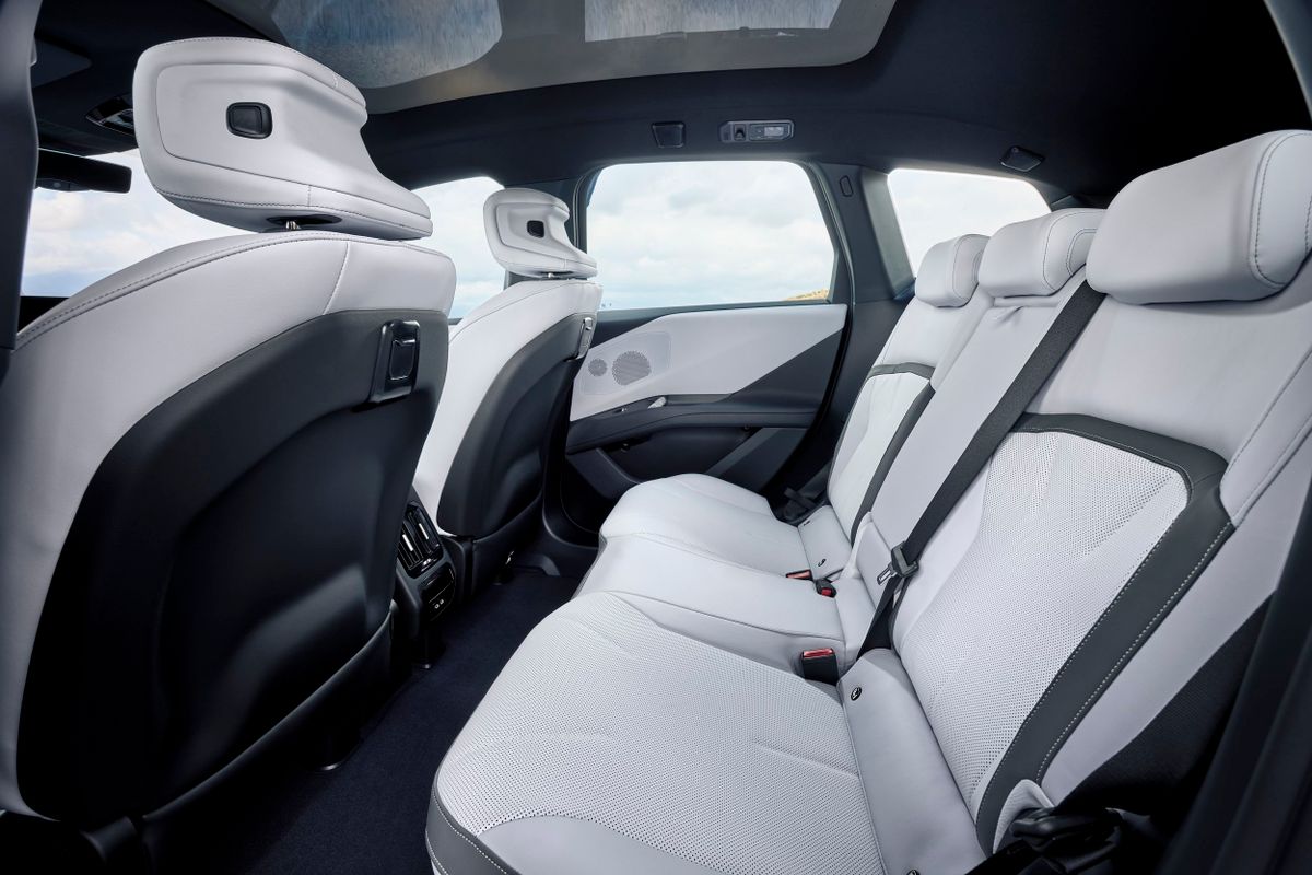 BMW iX3 2025. Задние сидения. Внедорожник 5 дв., 2 поколение
