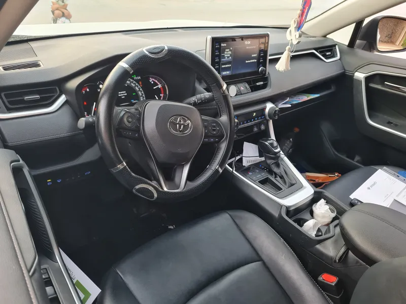 Toyota RAV4 2nd hand, 2021, private hand