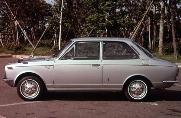 טויוטה קורולה ‏1966. מרכב, צורה. סדאן 2 דלתות, 1 דור