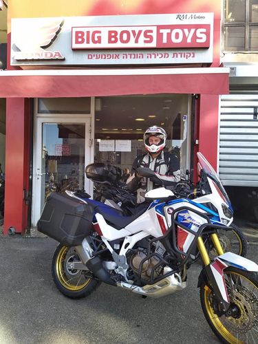 Big Boys Toys Honda. Photo 1