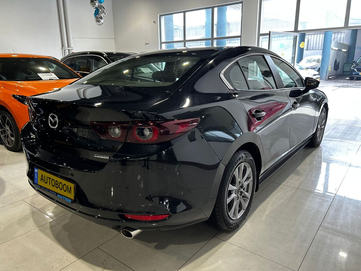Mazda 3 с пробегом, 2022