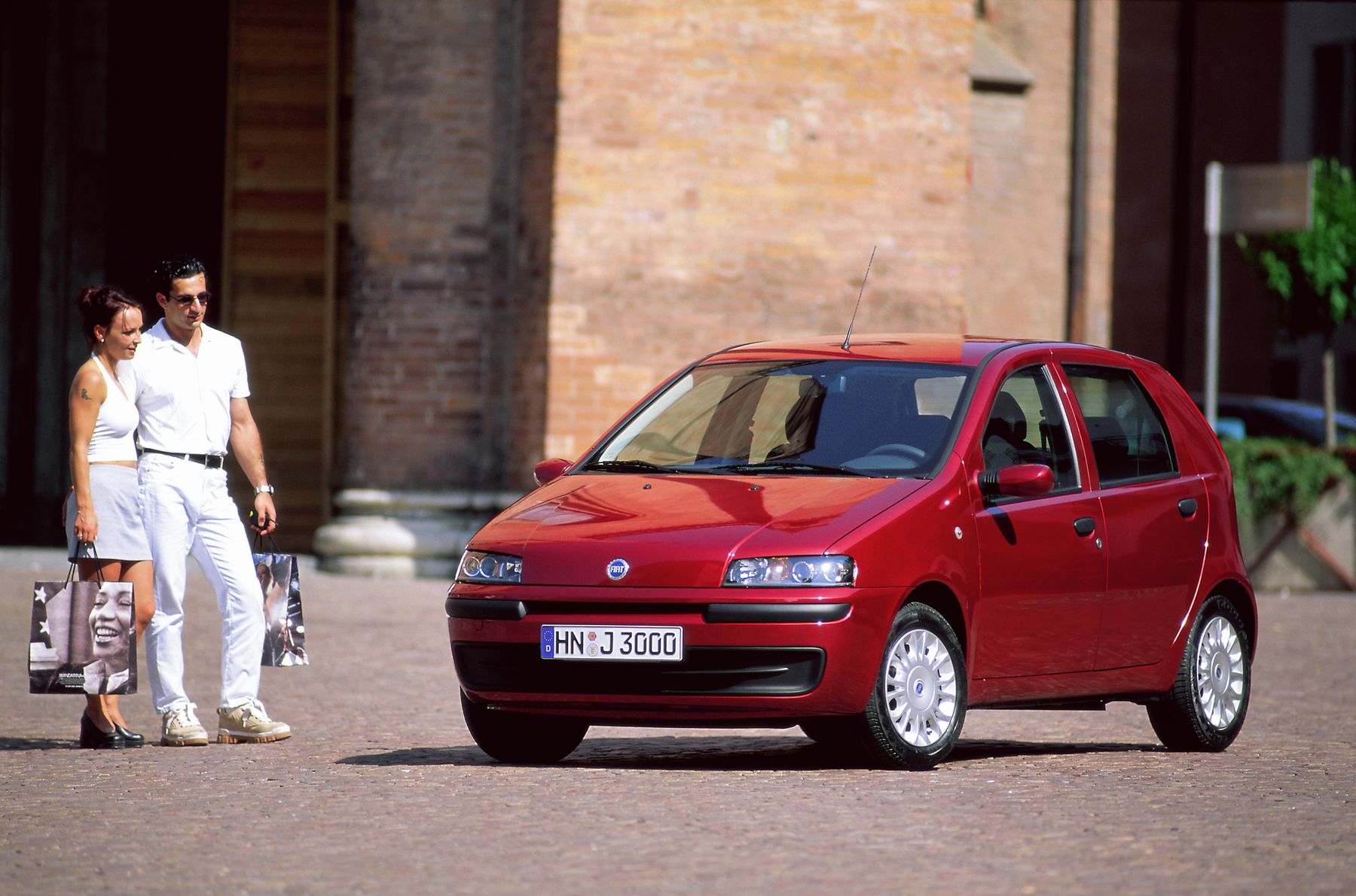 Fiat punto 1 и девушка