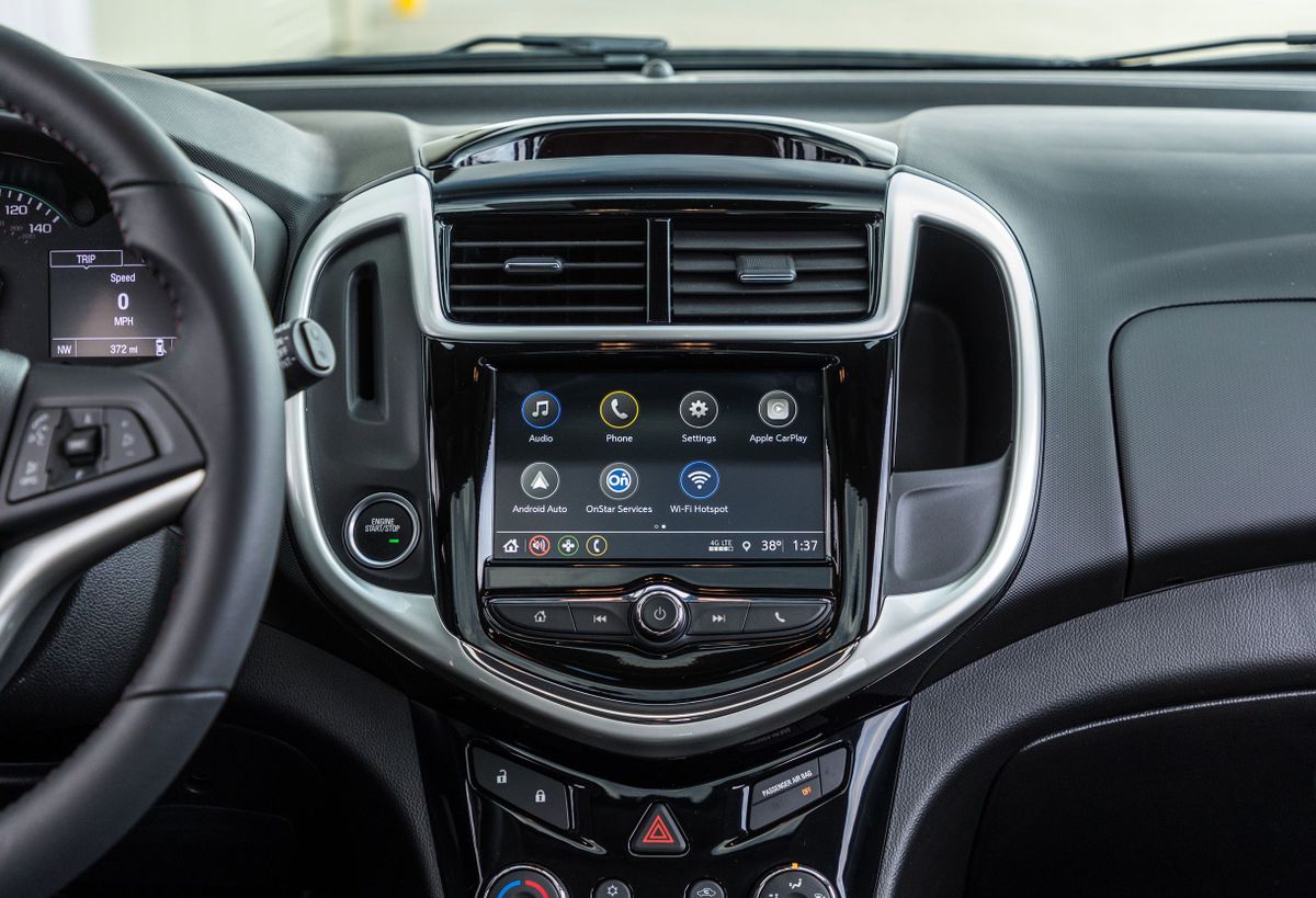 Chevrolet Sonic 2016. Multimédia. Hatchback 5-portes, 1 génération, restyling 1
