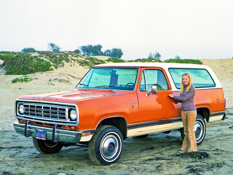 דודג' ראמצ'ארגר 1974. מרכב, צורה. רכב שטח 3 דלתות, 1 דור